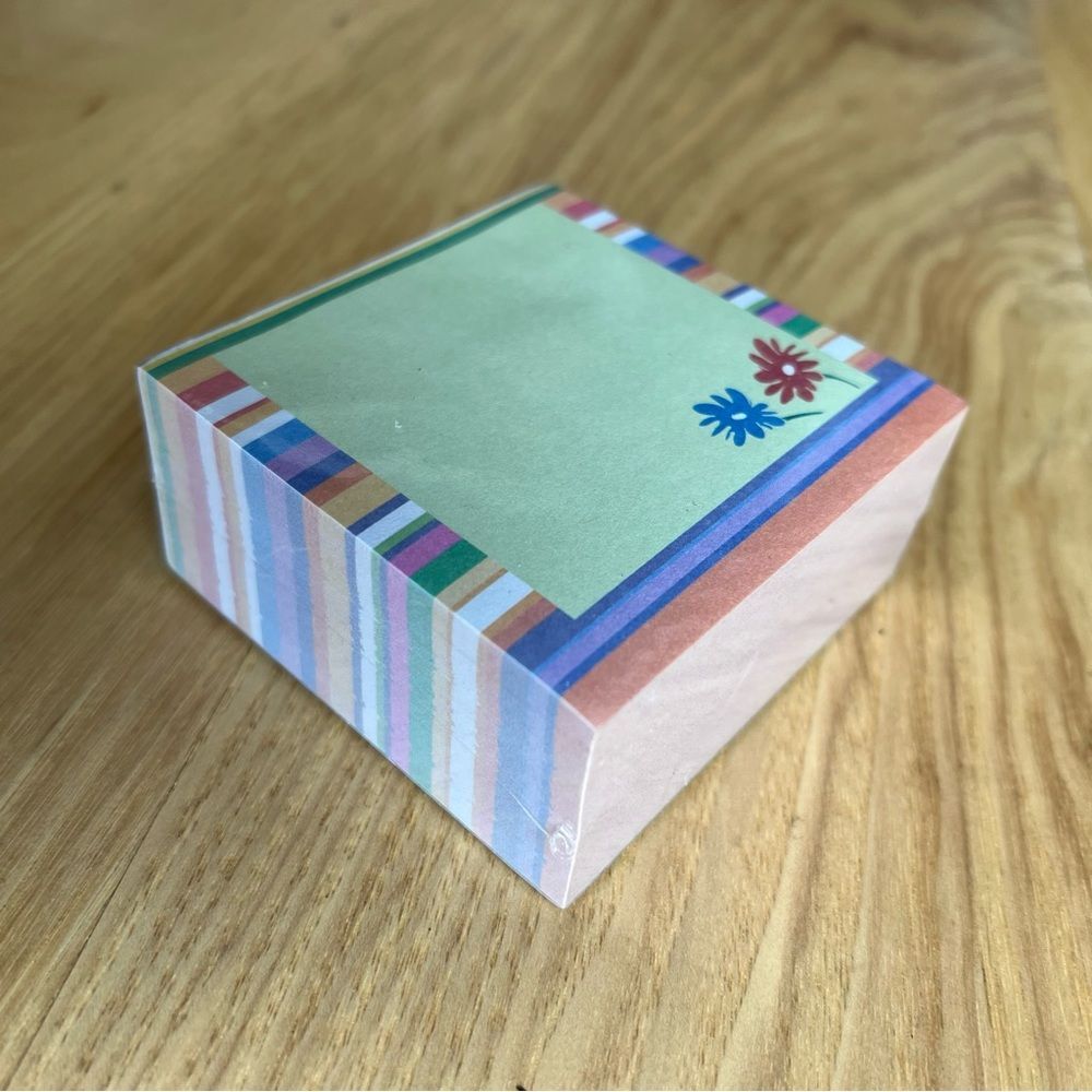 Memo cube 350 sheets size 3" x 3" flowers and stripes New in plastic wrap